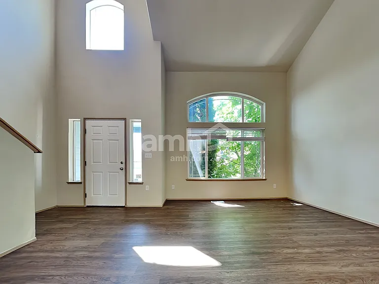 7815 205th St E — Photo 8