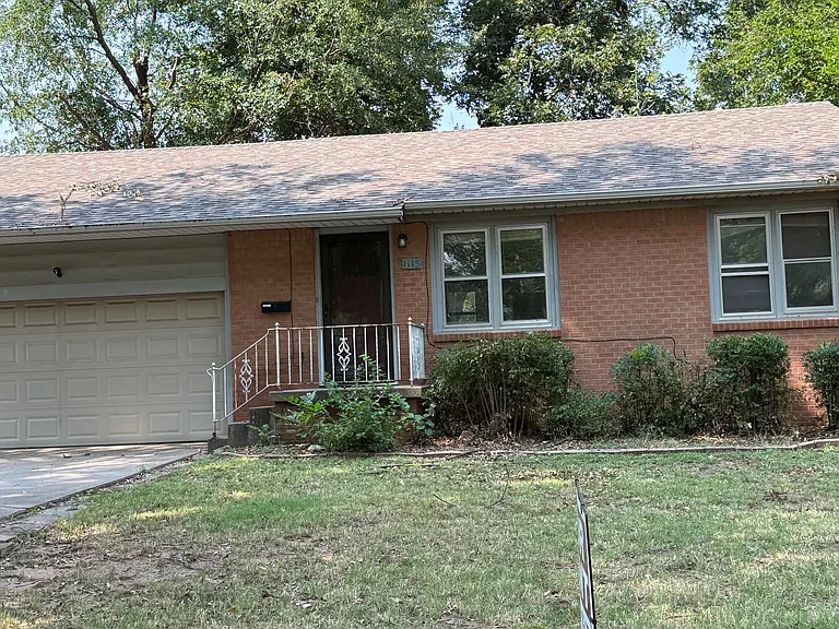 1115 Caddell Ln — Photo 1