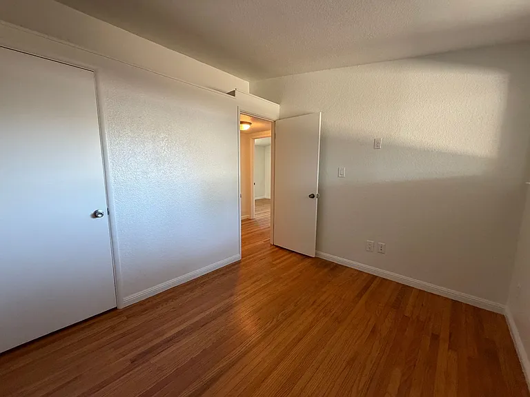 8945 Fashion Dr — Photo 20
