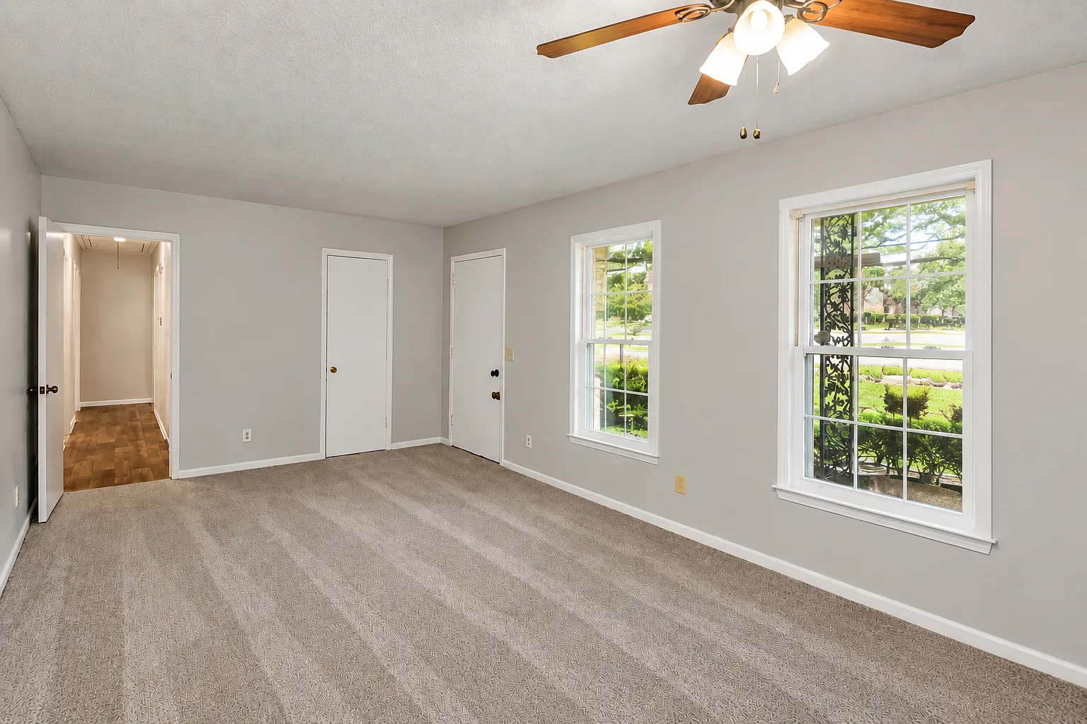 3 bed, 1263 sqft, $2,200 — Photo 3