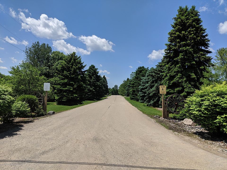 1st image of 8480 Rolling Hill Ln