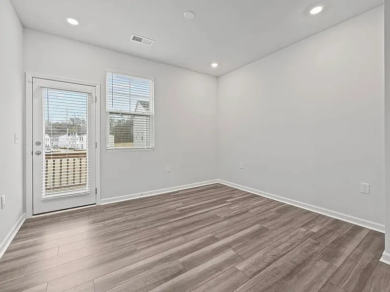 2427 Kasota Ln — Photo 23