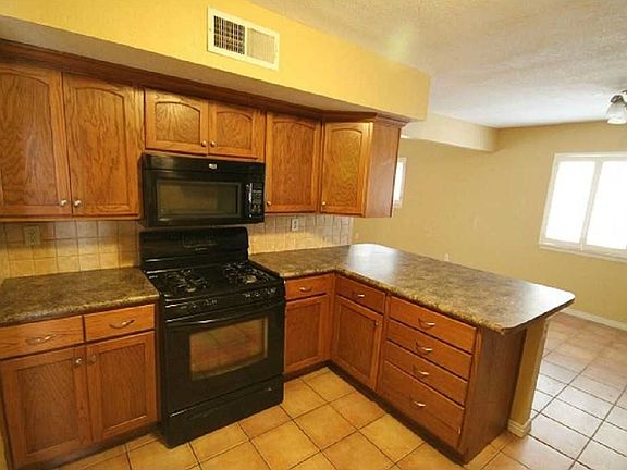 2nd image of 1516 Robert Wynn St