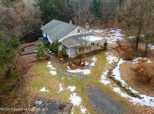 130 Opeil Rd, Jermyn, PA 18433