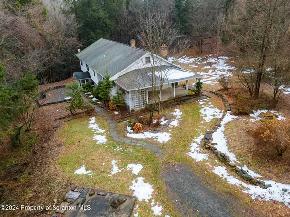 130 Opeil Rd, Jermyn, PA 18433