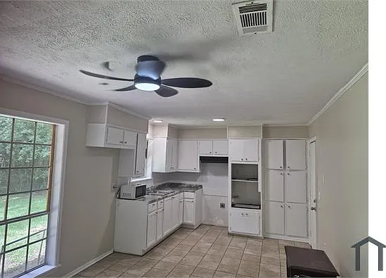 3 bed, 1272 sqft, $1,325 — Photo 3