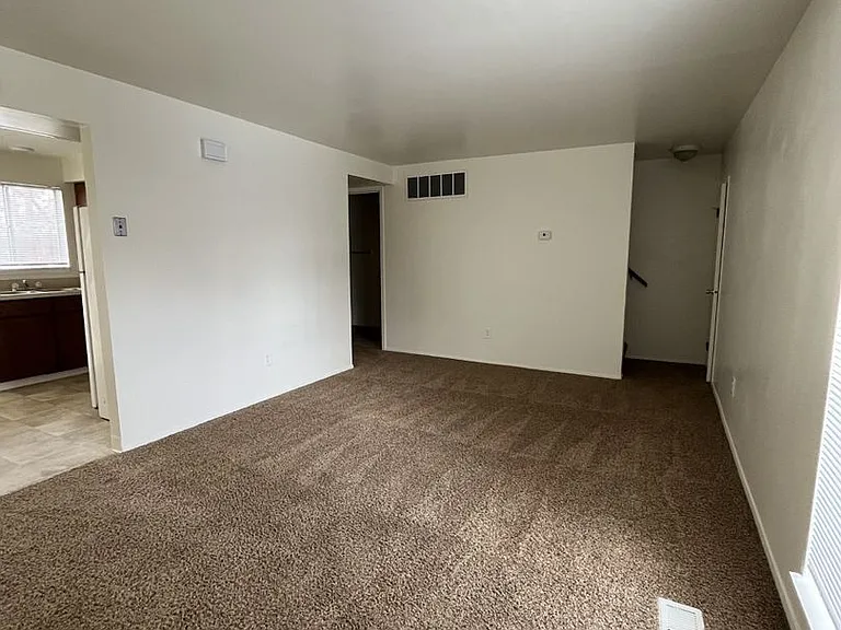 116 Colby Court Ln — Photo 3