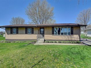 512 Maple Ln, Walker, IA 52352