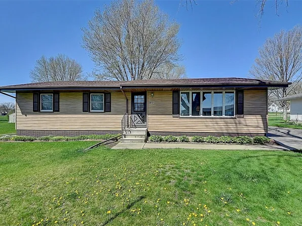 512 Maple Ln, Walker, IA 52352