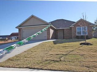 552 W Shadow Ridge Way, Mustang, OK 73064