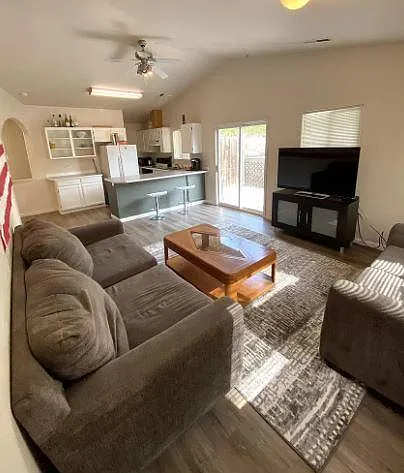 1147 Tabby Ln — Photo 6