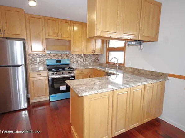 90 Levit Avenue image 6 of 36