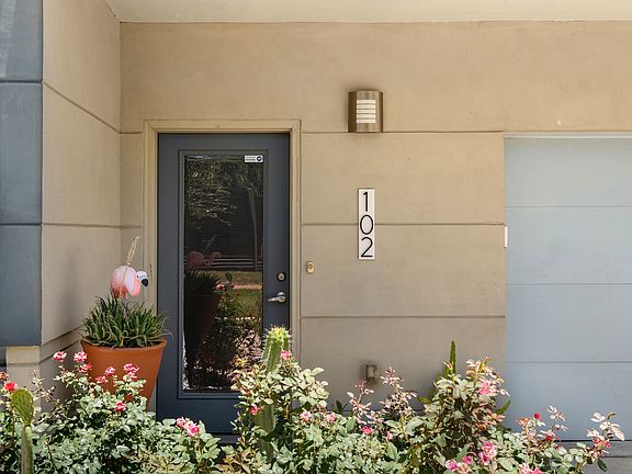 2nd image of 604 N Bluff Dr Unit 102