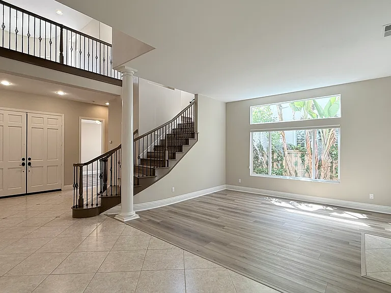 10570 Gaylemont Ln — Photo 2