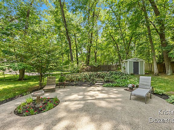 3rd image of 7358 Sheffield Dr SE