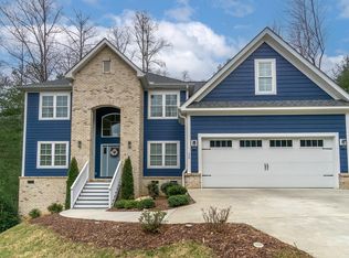 56 Sovereign Ln, Fairview, NC 28730