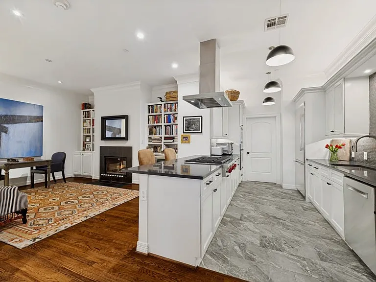 2828 Hood St #801 — Photo 8