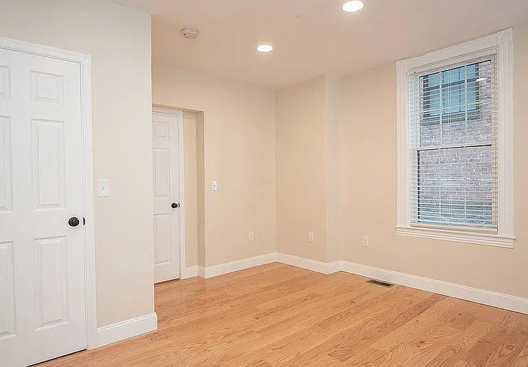 323 N Mulberry St #1 — Photo 32