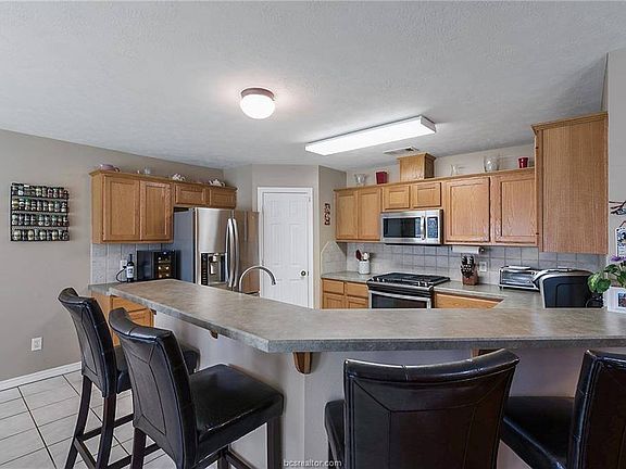 4th image of 1217 Mullins Ct
