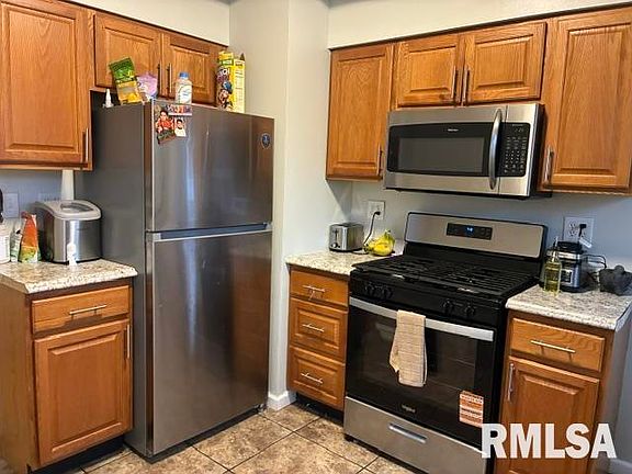 2nd image of 2304 State St