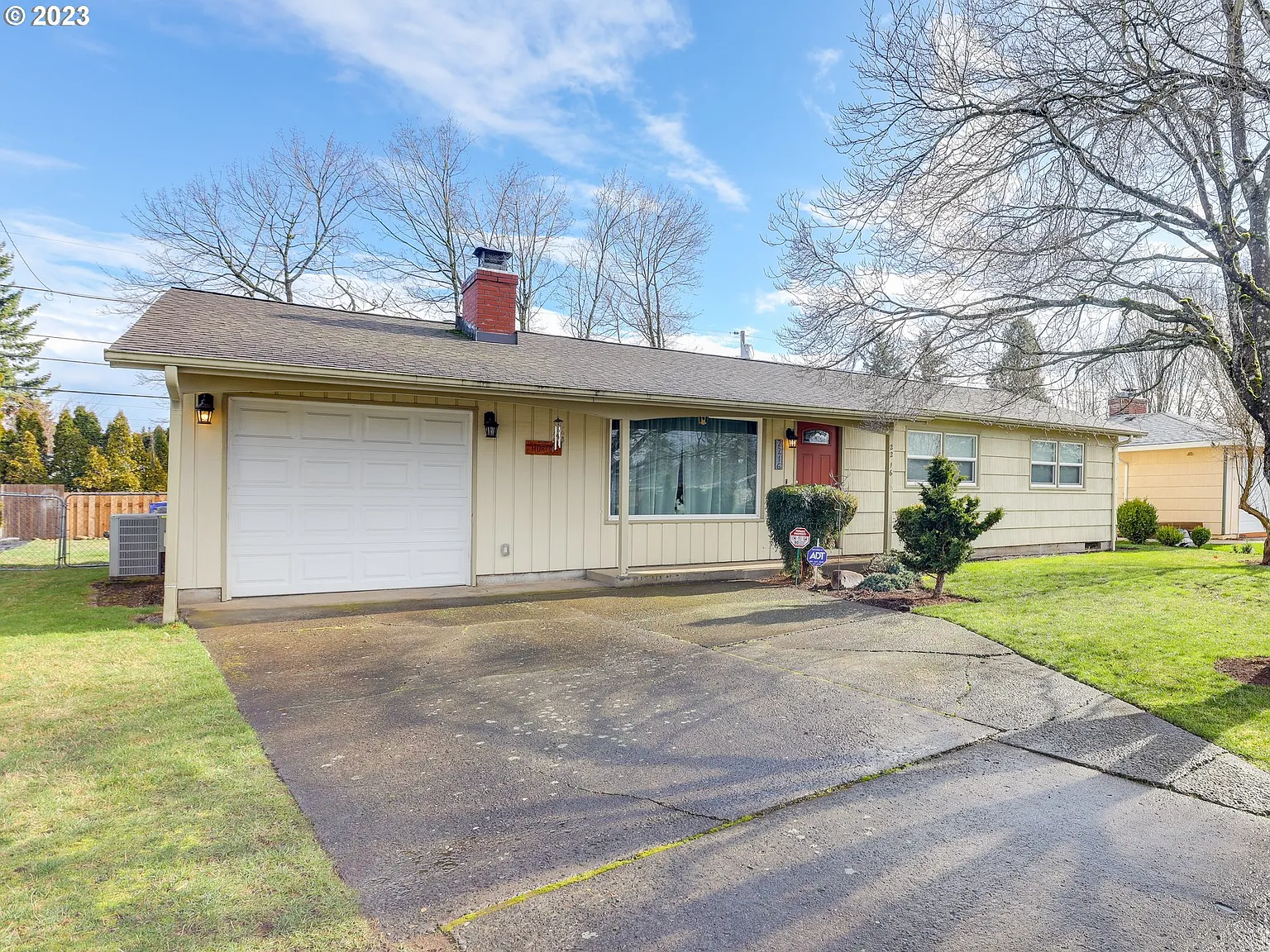 2216 SE 180th Ave photo 1