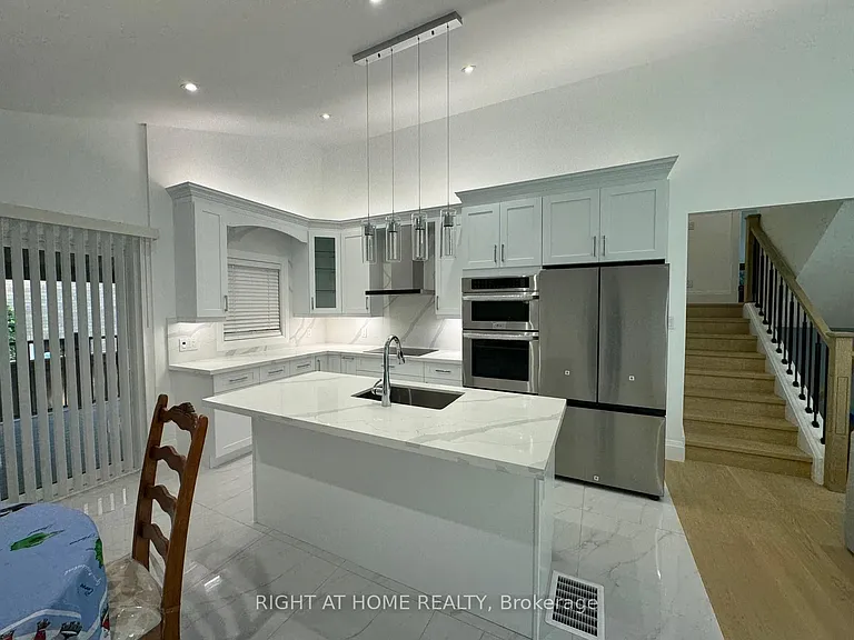 52 Sedgebrook Cres — Photo 3