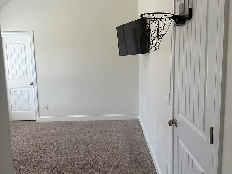 2428 Orchard Dr — Photo 21