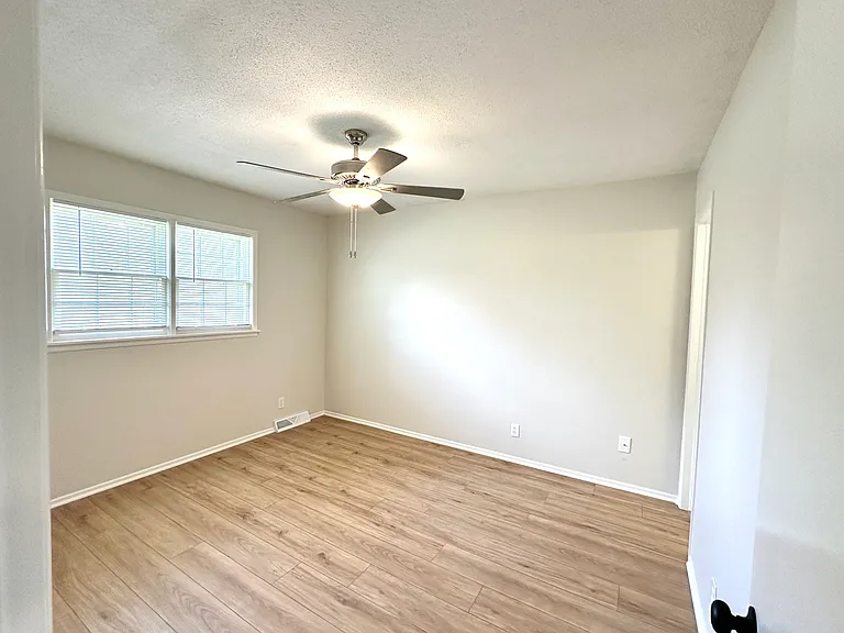 832 N Waddington Ave — Photo 7