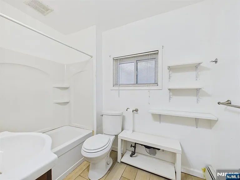 247 Malcolm Ave — Photo 16