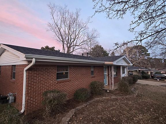 3rd image of 18 Kaye Ln