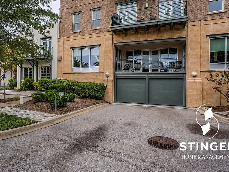 700 Bay St #207 — Photo 43
