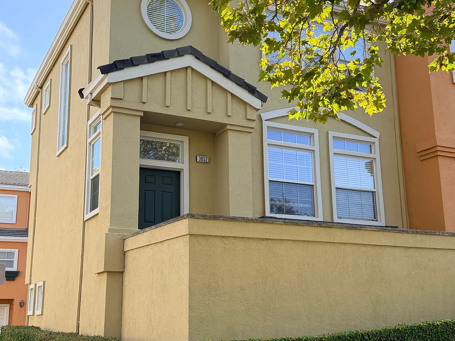 3 bed, 2.5 bath, 1448 sqft, $3,800 — Photo 1