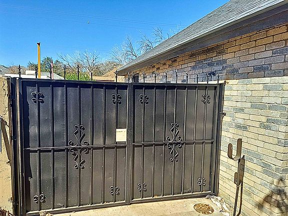 4th image of 1914 Lowry Rd