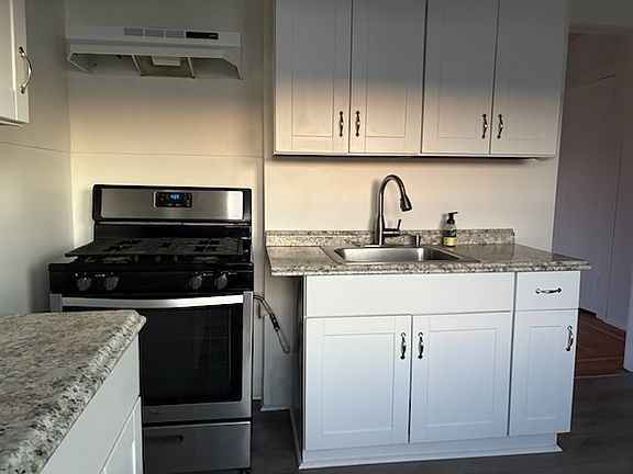 4th image of 63 Hawthorne Ave #3N