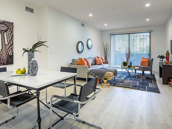 2nd image of 905 Wilcox Ave APT 202