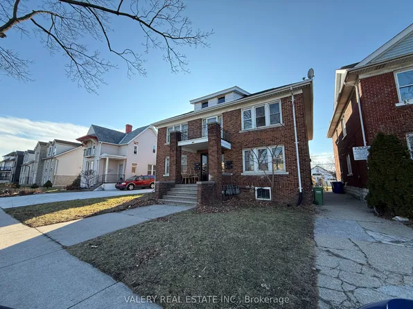 1093 Howard Ave #4, Windsor, ON N9A 1S6