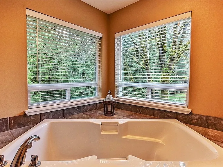 7310 Fern Vista Pl SW — Photo 12