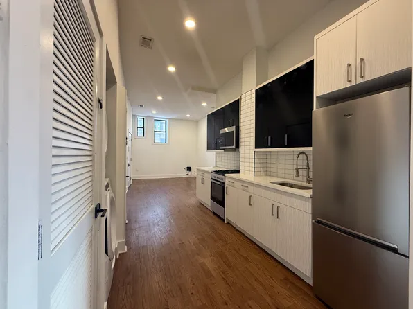 73 Court House Place image 3 of 10