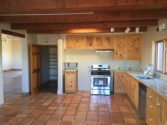 5th image of 48 E Wildflower Dr