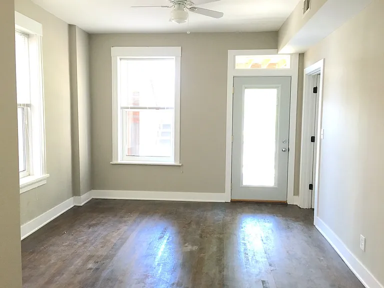 1810 N Paulina St — Photo 2