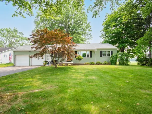 4349 New Castle Rd, Lowellville, OH 44436