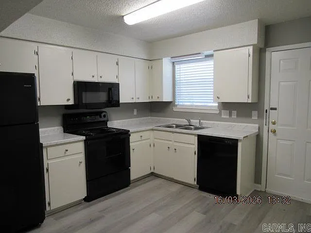 2 bed, 1.5 bath, 881 sqft, $880 — Photo 4