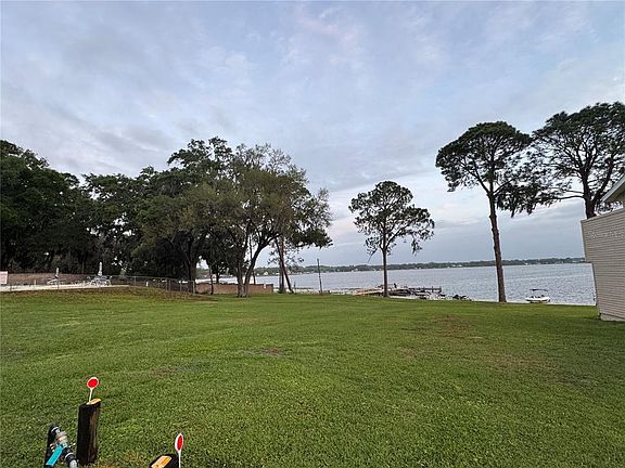 2nd image of 11001 SE Sunset Harbor Rd #D21