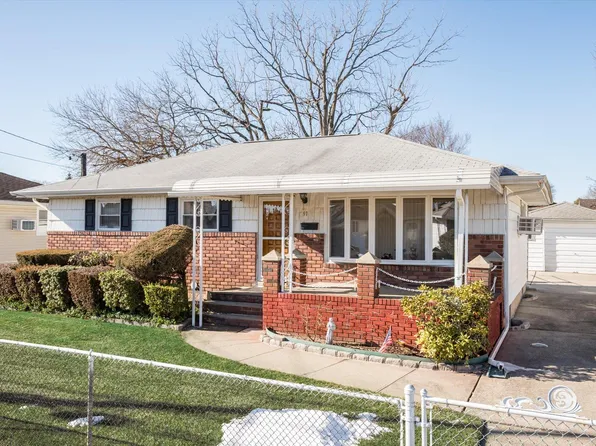 91 S 3rd Street, Bethpage, NY 11714