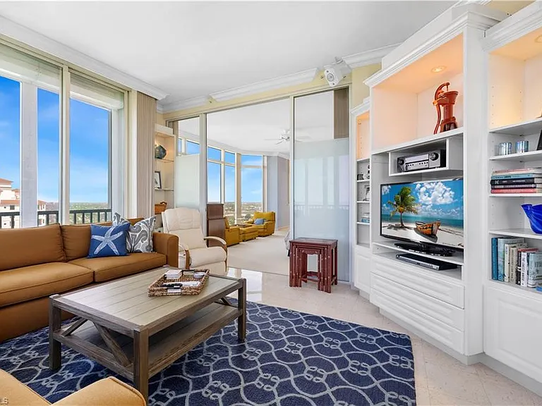 7515 Pelican Bay Blvd #Penthouse D — Photo 19