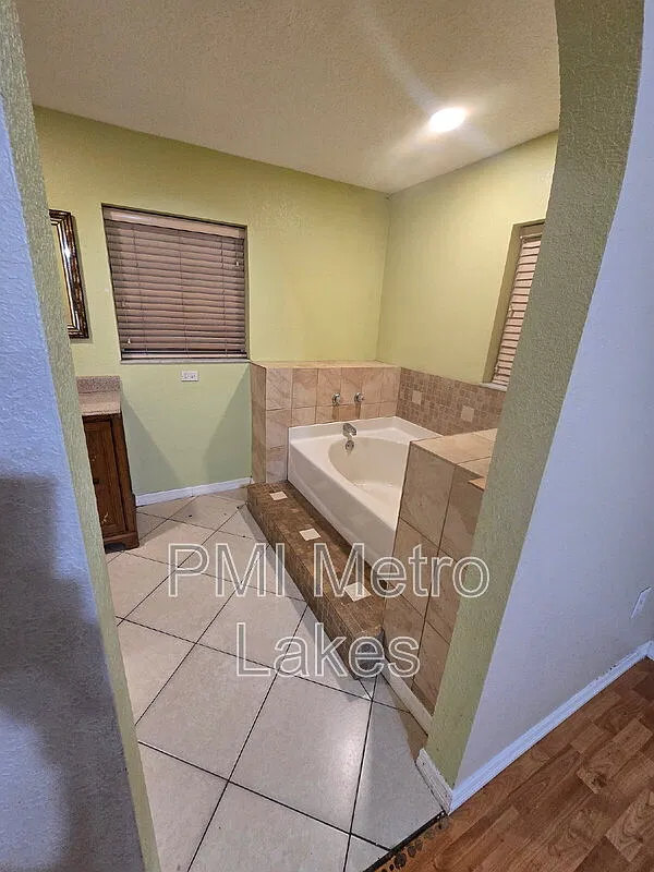 3 bed, 2.0 bath, 1520 sqft, $2,000 — Photo 4