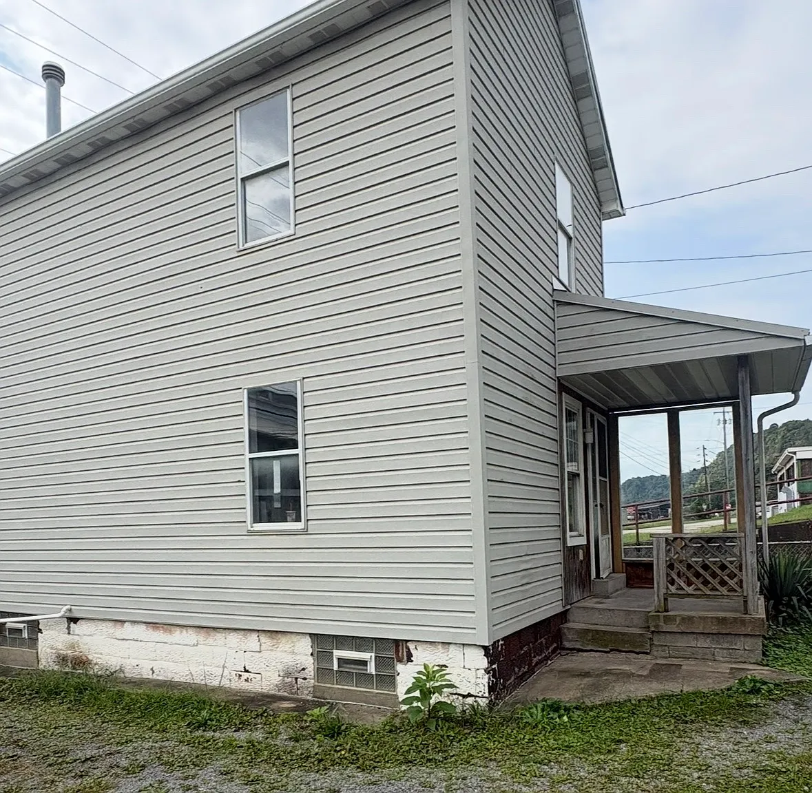 2 bed, 1050 sqft, $1,450 — Photo 2