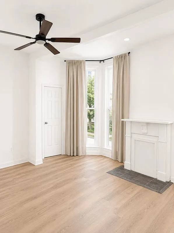 124 West College St. Unit 4 — Photo 1