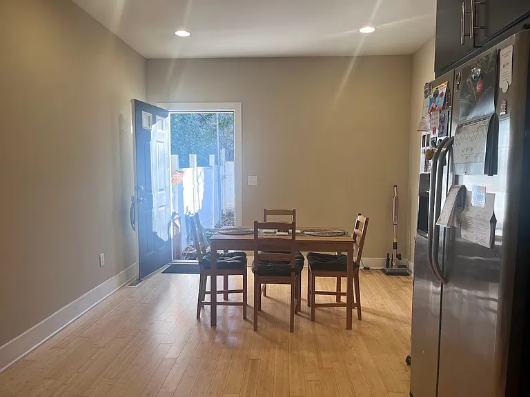 321 N Wiota St — Photo 8