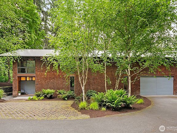 3rd image of 4525 112th Avenue NE
